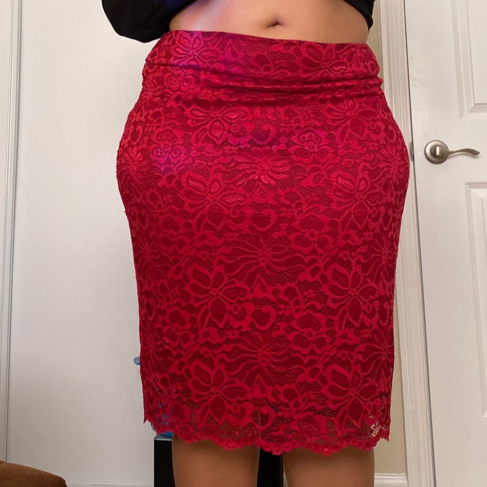Kiyonna skirt in red lace size 2